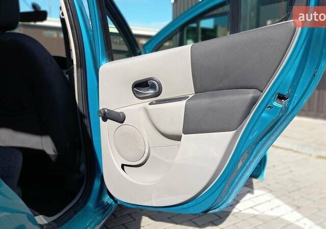Синий Рено Модус, объемом двигателя 1.6 л и пробегом 171 тыс. км за 5400 $, фото 19 на Automoto.ua