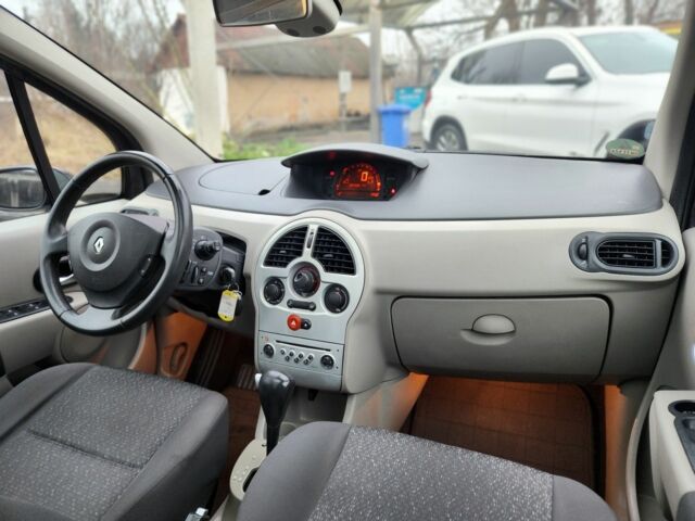 Синий Рено Модус, объемом двигателя 1.6 л и пробегом 204 тыс. км за 4650 $, фото 9 на Automoto.ua