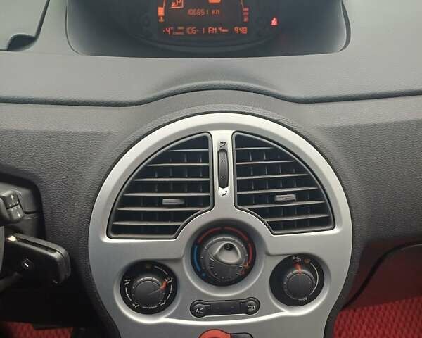 Синій Рено Модус, об'ємом двигуна 1.6 л та пробігом 106 тис. км за 6300 $, фото 21 на Automoto.ua