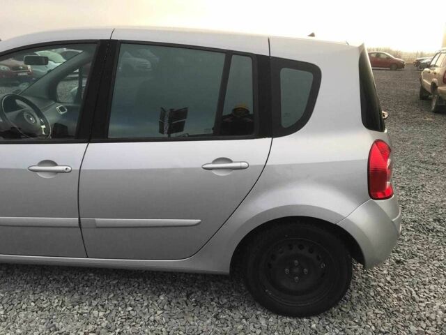 Синий Рено Модус, объемом двигателя 1.6 л и пробегом 77 тыс. км за 4590 $, фото 9 на Automoto.ua