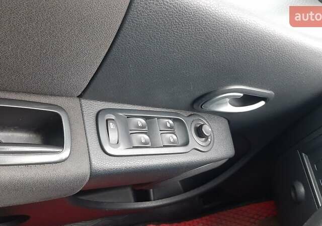 Синий Рено Модус, объемом двигателя 1.6 л и пробегом 105 тыс. км за 5400 $, фото 6 на Automoto.ua