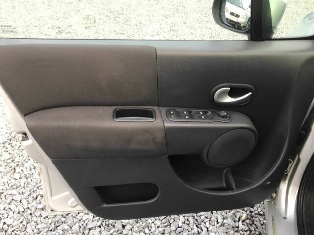 Синий Рено Модус, объемом двигателя 1.6 л и пробегом 77 тыс. км за 4590 $, фото 17 на Automoto.ua