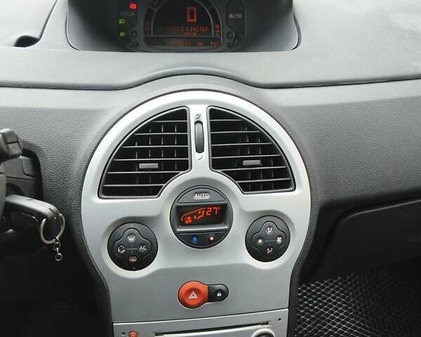 Синій Рено Модус, об'ємом двигуна 1.15 л та пробігом 230 тис. км за 3900 $, фото 18 на Automoto.ua