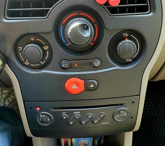 Синій Рено Модус, об'ємом двигуна 1.1 л та пробігом 223 тис. км за 4150 $, фото 7 на Automoto.ua