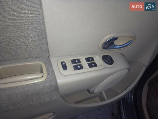 Зелений Рено Модус, об'ємом двигуна 1.6 л та пробігом 180 тис. км за 4000 $, фото 6 на Automoto.ua