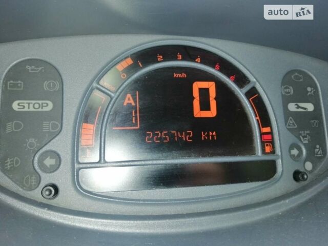 Зеленый Рено Модус, объемом двигателя 1.46 л и пробегом 229 тыс. км за 4500 $, фото 7 на Automoto.ua