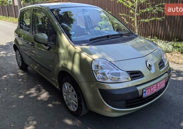 Зеленый Рено Модус, объемом двигателя 1.2 л и пробегом 99 тыс. км за 5600 $, фото 2 на Automoto.ua