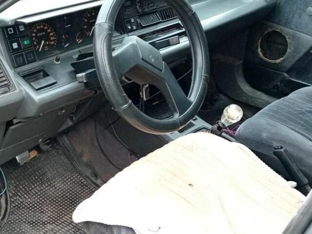 Серый Рено Невада, объемом двигателя 2 л и пробегом 99 тыс. км за 591 $, фото 3 на Automoto.ua