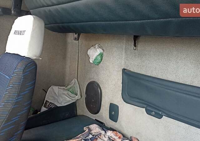 Белый Рено Премиум, объемом двигателя 11.1 л и пробегом 500 тыс. км за 6200 $, фото 37 на Automoto.ua