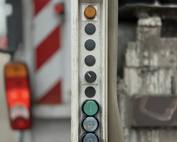 Білий Рено Преміум, об'ємом двигуна 7.15 л та пробігом 189 тис. км за 66246 $, фото 8 на Automoto.ua