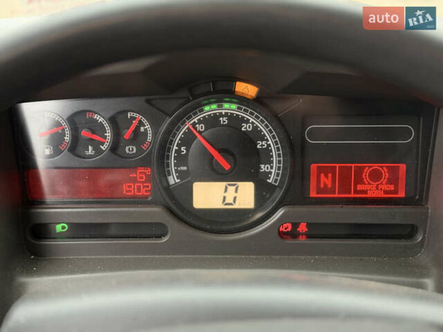 Білий Рено Преміум, об'ємом двигуна 7.15 л та пробігом 189 тис. км за 66246 $, фото 13 на Automoto.ua