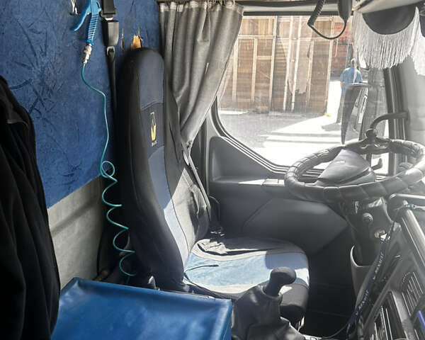 Белый Рено Премиум, объемом двигателя 6 л и пробегом 928 тыс. км за 13900 $, фото 4 на Automoto.ua