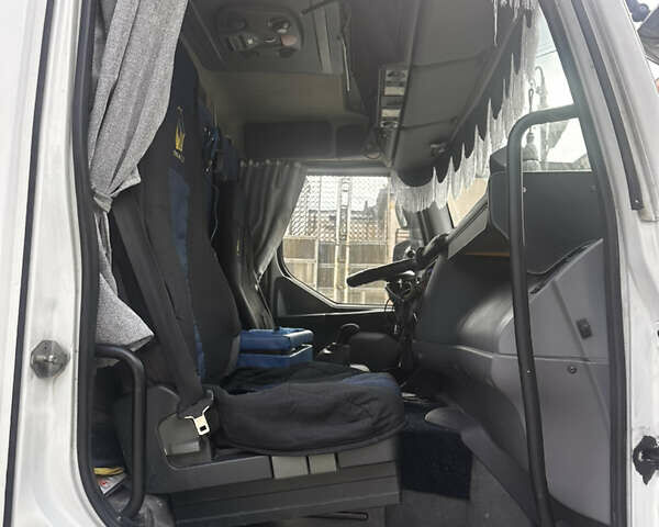 Белый Рено Премиум, объемом двигателя 6 л и пробегом 928 тыс. км за 13900 $, фото 3 на Automoto.ua