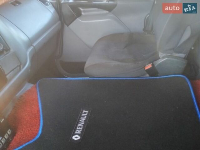 Белый Рено Премиум, объемом двигателя 6.17 л и пробегом 800 тыс. км за 15500 $, фото 6 на Automoto.ua