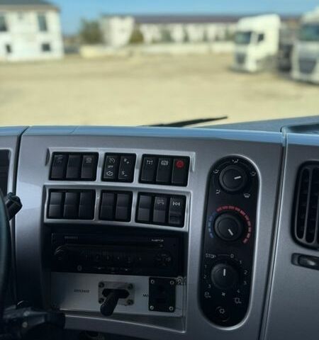 Белый Рено Премиум, объемом двигателя 10.84 л и пробегом 695 тыс. км за 12500 $, фото 19 на Automoto.ua