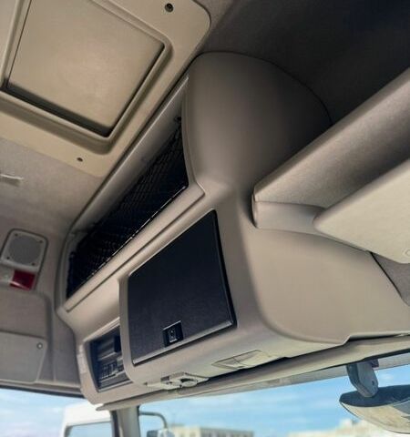 Белый Рено Премиум, объемом двигателя 10.84 л и пробегом 695 тыс. км за 12500 $, фото 24 на Automoto.ua