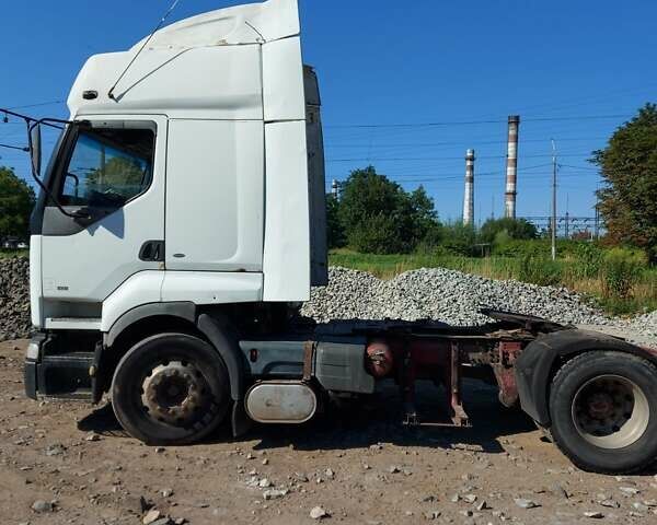 Белый Рено Премиум, объемом двигателя 11 л и пробегом 1 тыс. км за 5800 $, фото 2 на Automoto.ua