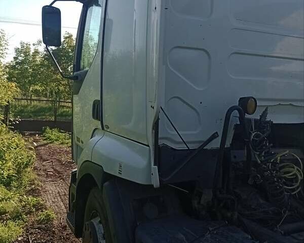 Белый Рено Премиум, объемом двигателя 11.1 л и пробегом 380 тыс. км за 4200 $, фото 2 на Automoto.ua