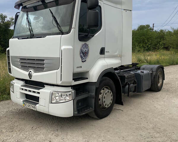 Білий Рено Преміум, об'ємом двигуна 10.8 л та пробігом 980 тис. км за 8000 $, фото 1 на Automoto.ua