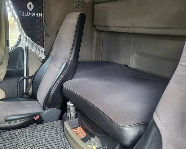 Білий Рено Преміум, об'ємом двигуна 0 л та пробігом 940 тис. км за 8000 $, фото 3 на Automoto.ua