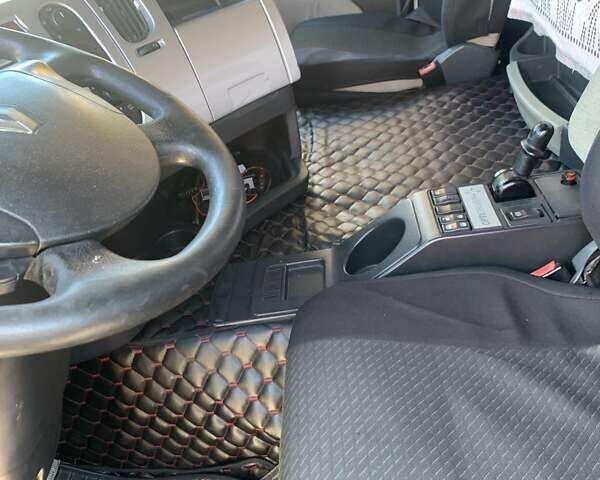 Белый Рено Премиум, объемом двигателя 10.84 л и пробегом 155 тыс. км за 19000 $, фото 3 на Automoto.ua