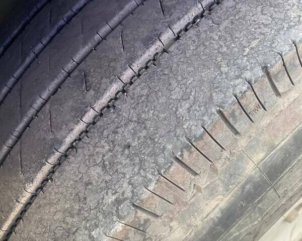 Білий Рено Преміум, об'ємом двигуна 10.84 л та пробігом 791 тис. км за 12999 $, фото 1 на Automoto.ua