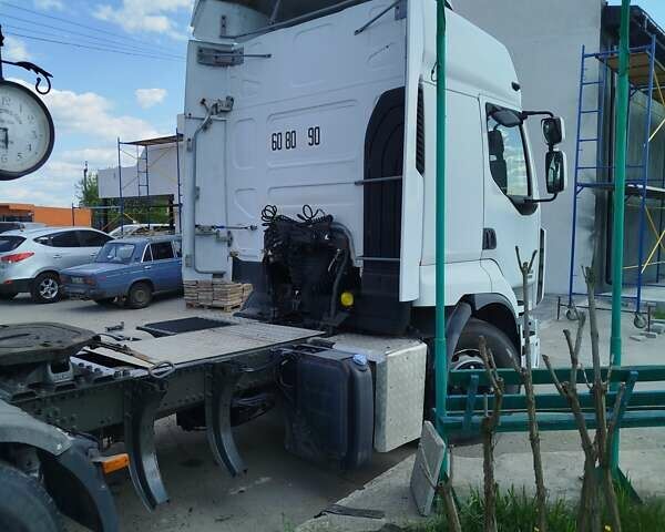 Белый Рено Премиум, объемом двигателя 10.84 л и пробегом 800 тыс. км за 7900 $, фото 5 на Automoto.ua