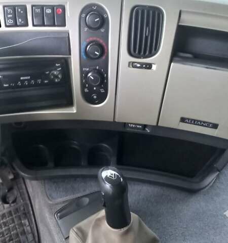 Белый Рено Премиум, объемом двигателя 10.8 л и пробегом 870 тыс. км за 12500 $, фото 11 на Automoto.ua