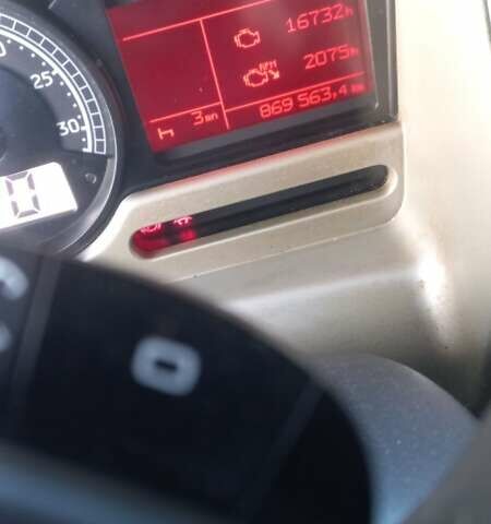 Белый Рено Премиум, объемом двигателя 10.8 л и пробегом 870 тыс. км за 12500 $, фото 4 на Automoto.ua