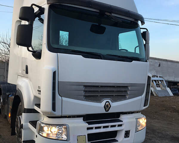 Белый Рено Премиум, объемом двигателя 10.8 л и пробегом 700 тыс. км за 15400 $, фото 2 на Automoto.ua