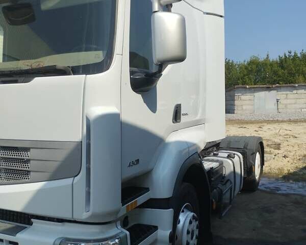 Белый Рено Премиум, объемом двигателя 10.8 л и пробегом 822 тыс. км за 14700 $, фото 1 на Automoto.ua