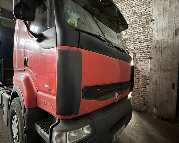 Красный Рено Премиум, объемом двигателя 13 л и пробегом 800 тыс. км за 13000 $, фото 3 на Automoto.ua