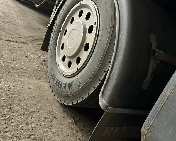 Красный Рено Премиум, объемом двигателя 13 л и пробегом 800 тыс. км за 13000 $, фото 8 на Automoto.ua