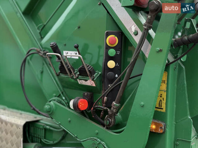 Червоний Рено Преміум, об'ємом двигуна 7.15 л та пробігом 315 тис. км за 70978 $, фото 9 на Automoto.ua