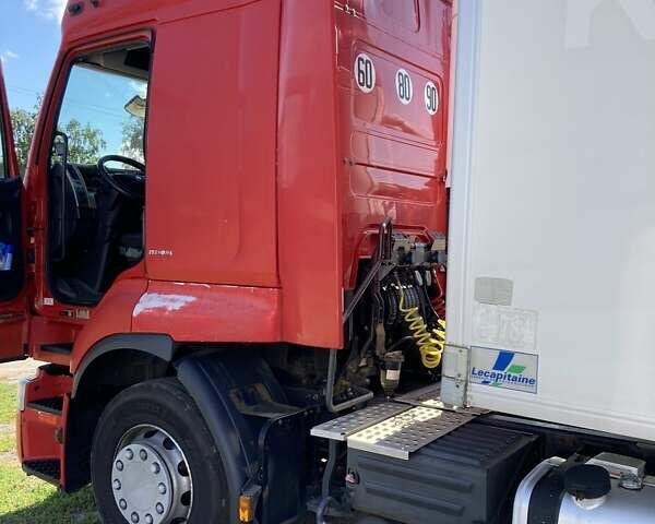 Красный Рено Премиум, объемом двигателя 10.84 л и пробегом 900 тыс. км за 13500 $, фото 2 на Automoto.ua