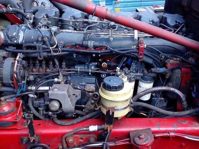 Красный Рено Премиум, объемом двигателя 11.1 л и пробегом 460 тыс. км за 15999 $, фото 7 на Automoto.ua