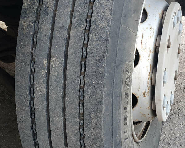 Красный Рено Премиум, объемом двигателя 10.8 л и пробегом 930 тыс. км за 19900 $, фото 8 на Automoto.ua