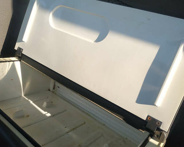 Красный Рено Премиум, объемом двигателя 10.8 л и пробегом 930 тыс. км за 19900 $, фото 16 на Automoto.ua