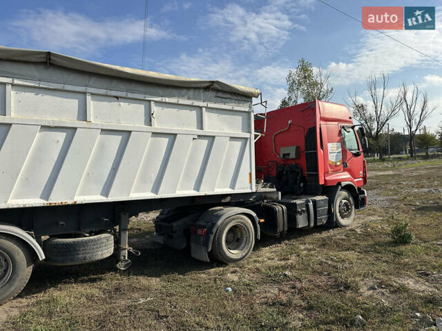 Красный Рено Премиум, объемом двигателя 10.8 л и пробегом 1000 тыс. км за 11000 $, фото 4 на Automoto.ua