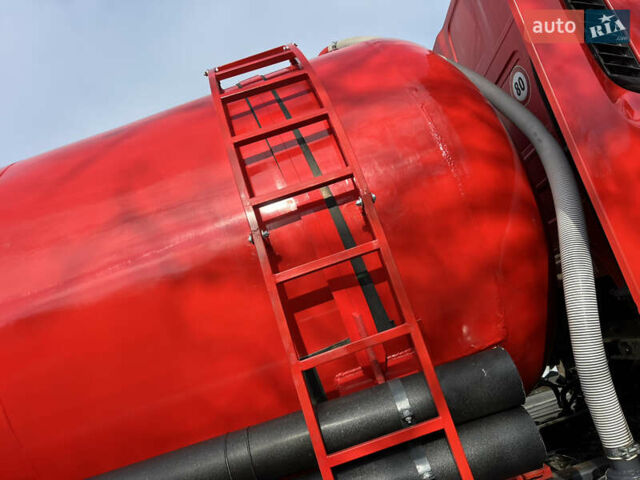 Красный Рено Премиум, объемом двигателя 11.1 л и пробегом 950 тыс. км за 18900 $, фото 29 на Automoto.ua