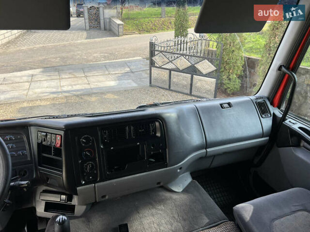 Красный Рено Премиум, объемом двигателя 11.1 л и пробегом 950 тыс. км за 20900 $, фото 51 на Automoto.ua