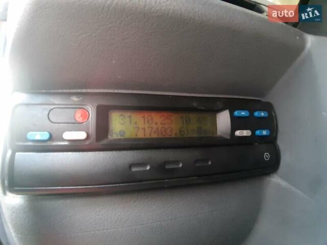 Красный Рено Премиум, объемом двигателя 11.12 л и пробегом 717 тыс. км за 6500 $, фото 4 на Automoto.ua