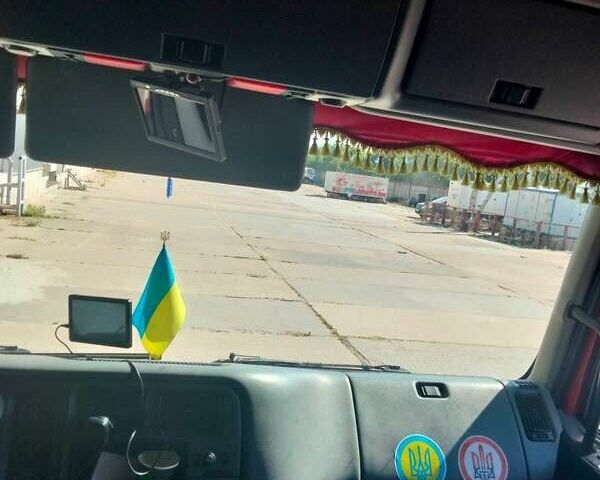Красный Рено Премиум, объемом двигателя 6.17 л и пробегом 727 тыс. км за 20000 $, фото 18 на Automoto.ua