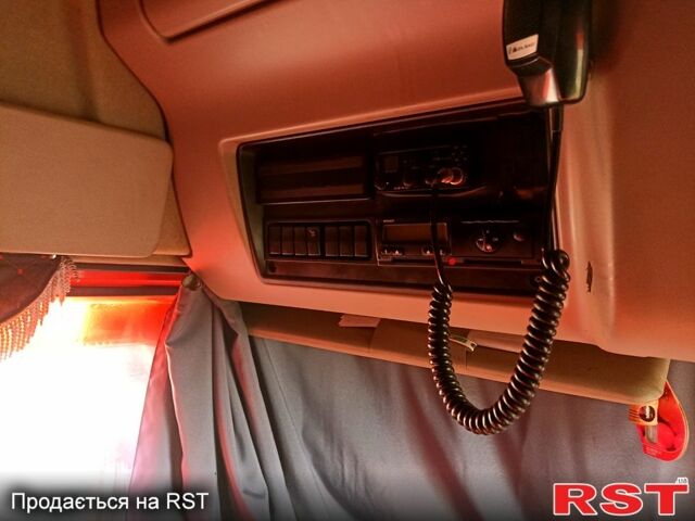 Красный Рено Премиум, объемом двигателя 10.8 л и пробегом 111 тыс. км за 12000 $, фото 3 на Automoto.ua