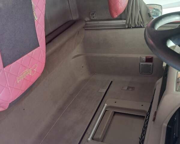 Красный Рено Премиум, объемом двигателя 10.8 л и пробегом 1 тыс. км за 11850 $, фото 38 на Automoto.ua