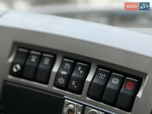 Красный Рено Премиум, объемом двигателя 10.8 л и пробегом 1000 тыс. км за 10800 $, фото 14 на Automoto.ua