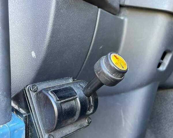 Красный Рено Премиум, объемом двигателя 10.84 л и пробегом 864 тыс. км за 13999 $, фото 27 на Automoto.ua