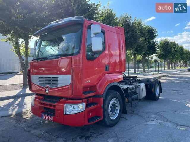 Красный Рено Премиум, объемом двигателя 10.84 л и пробегом 864 тыс. км за 13999 $, фото 2 на Automoto.ua