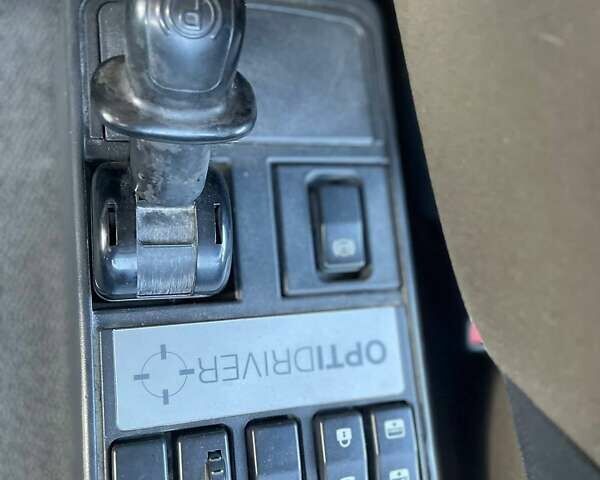 Красный Рено Премиум, объемом двигателя 10.84 л и пробегом 864 тыс. км за 13999 $, фото 19 на Automoto.ua