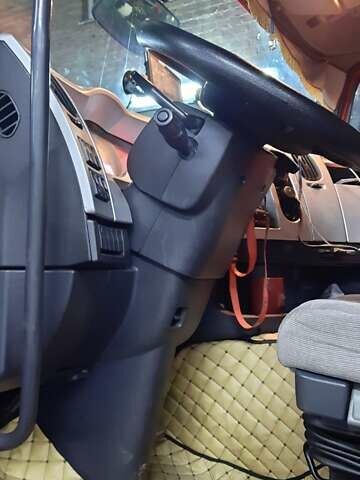 Красный Рено Премиум, объемом двигателя 10.84 л и пробегом 925 тыс. км за 12500 $, фото 4 на Automoto.ua